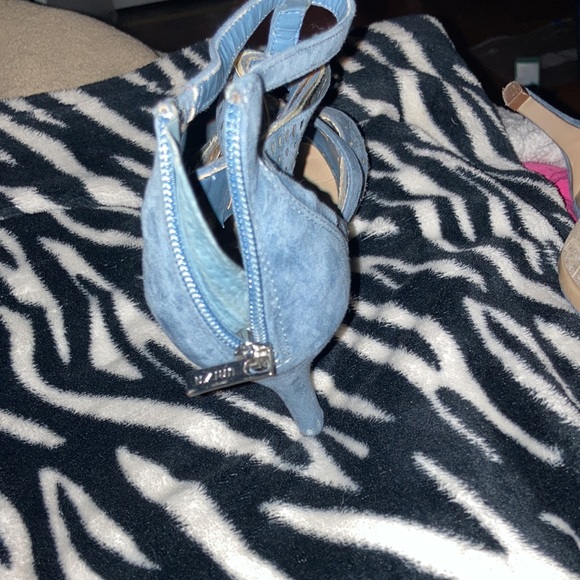 Heels! - Picture 3 of 3